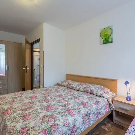 By The Sea Sveti Ivan, - 7002 Apartment Umag